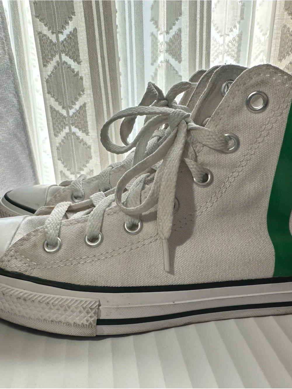 Converse White High-Top Canvas Sneakers for kids size 3Y